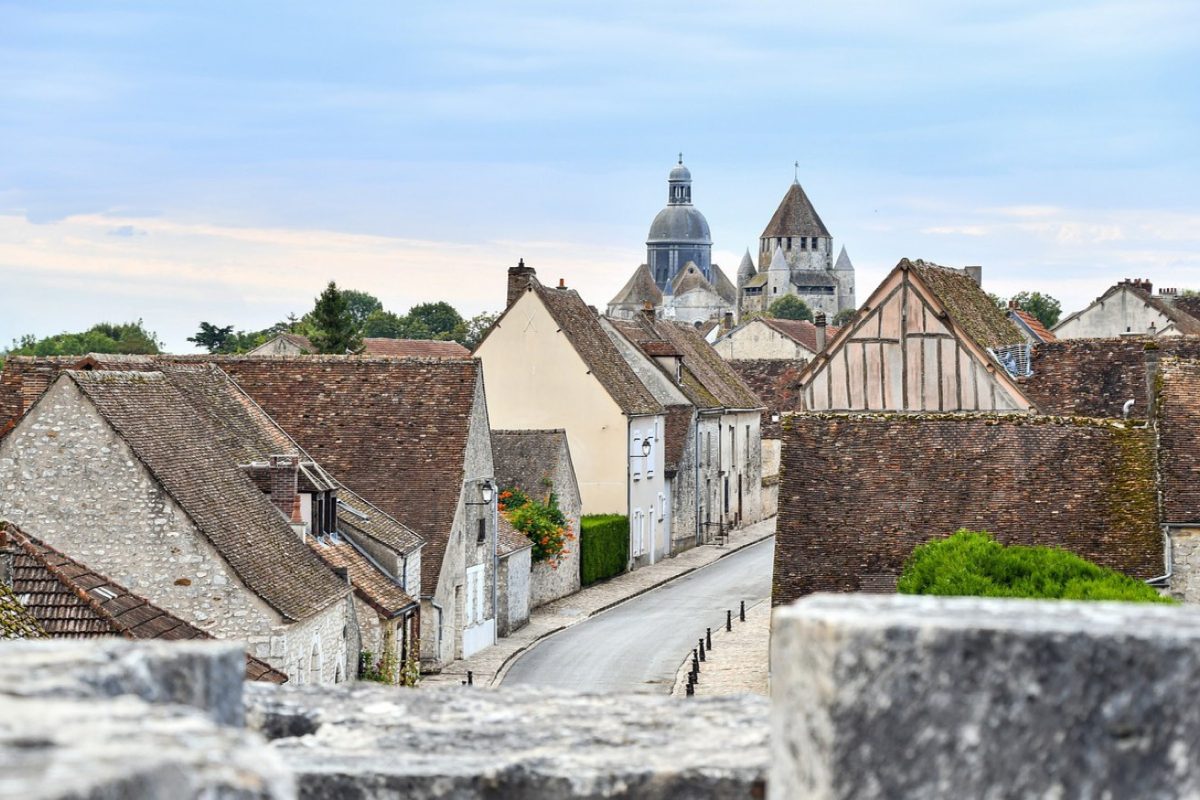 Isoler les combles pas cher : méthodes et étapes essentielles