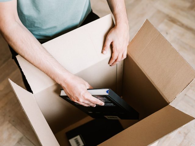 Amazon impose 3€ de frais de port : votre budget en danger ?