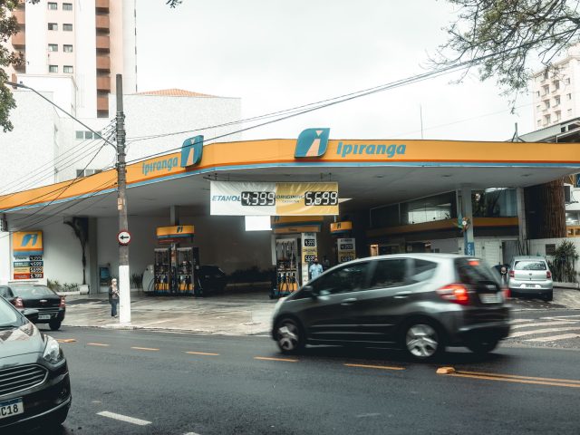 Ne laissez pas la hausse des carburants vous pénaliser : découvrez comment obtenir des aides spécifiques !